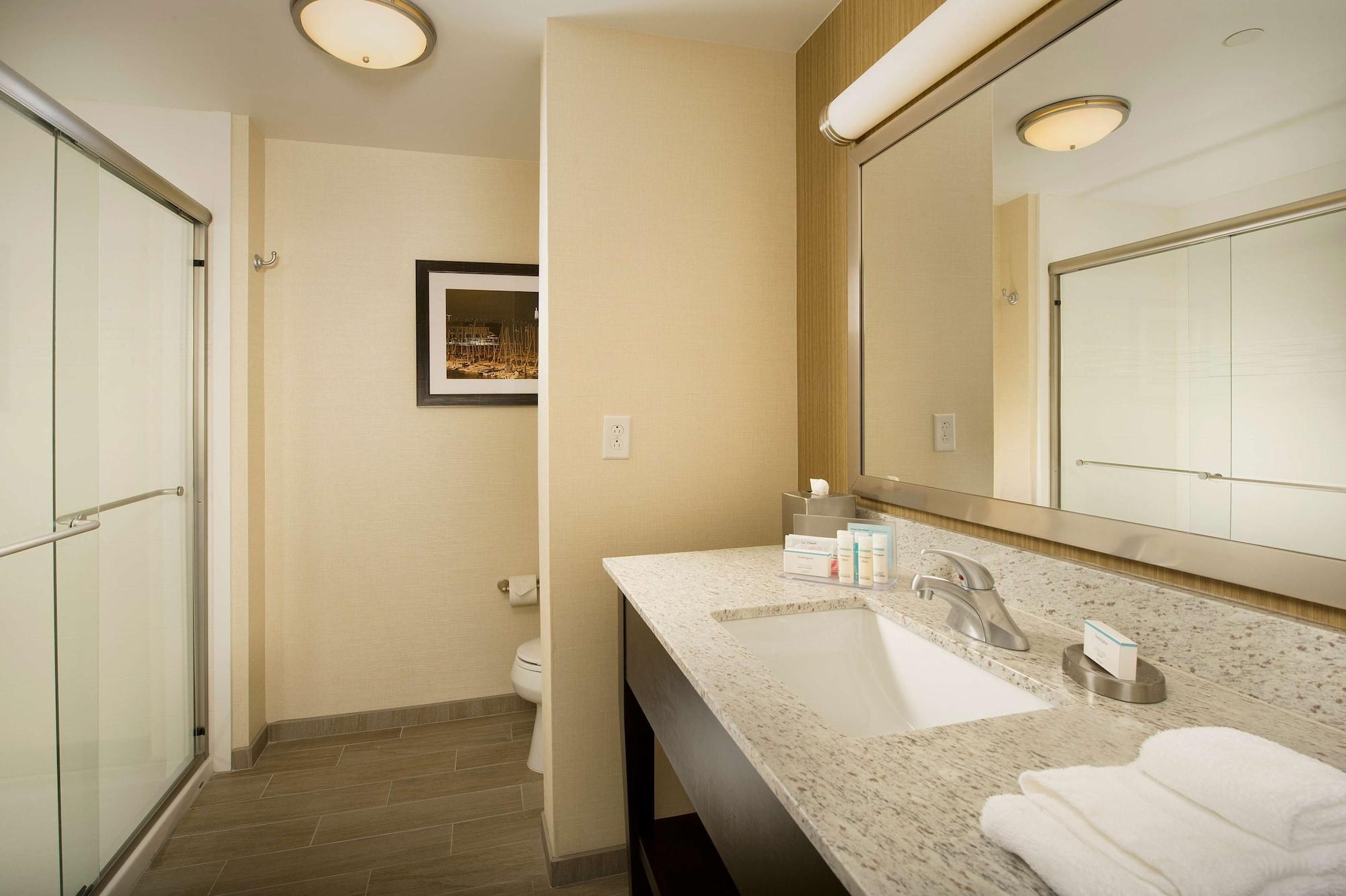 Hampton Inn & Suites Baltimore/Woodlawn Exterior photo