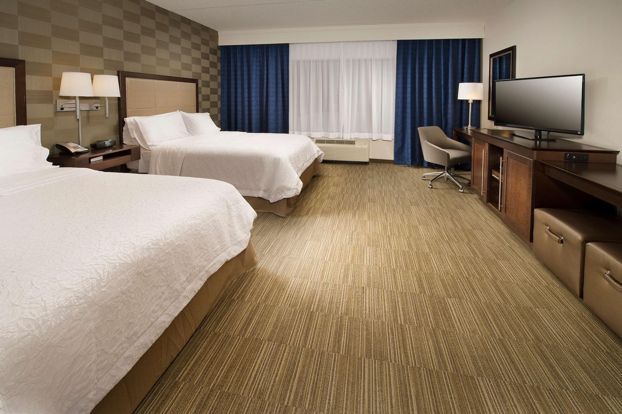Hampton Inn & Suites Baltimore/Woodlawn Exterior photo