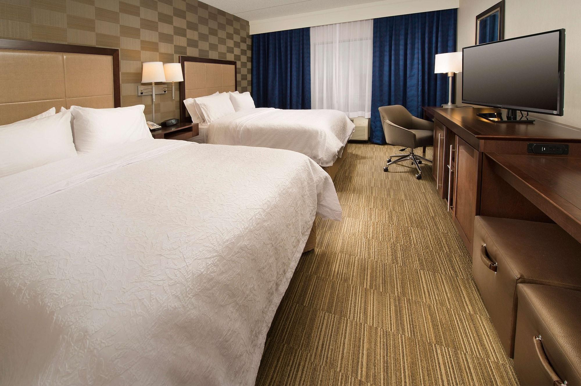 Hampton Inn & Suites Baltimore/Woodlawn Exterior photo